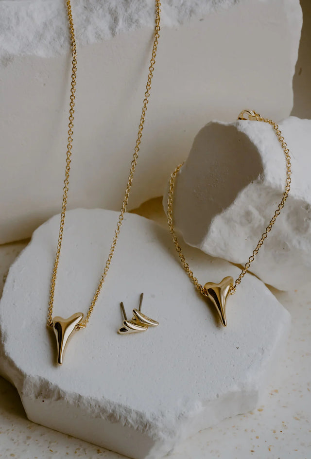 Miss Dee Yellow Gold Small Solid Heart Bracelet