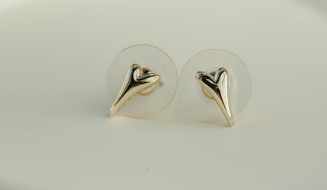 MD Solid Small Heart Earrings Gold