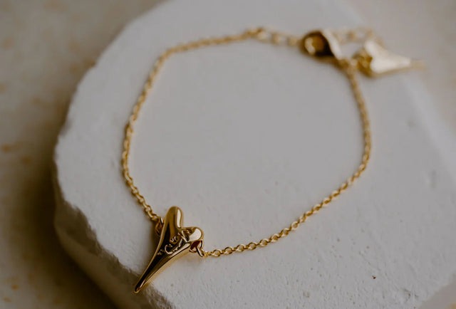 Miss Dee Yellow Gold Small Solid Heart Bracelet