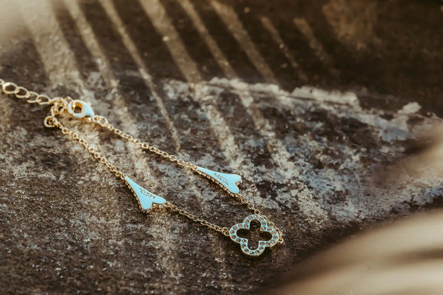 Miss Dee Gold Bracelet Clover / 2 Hearts