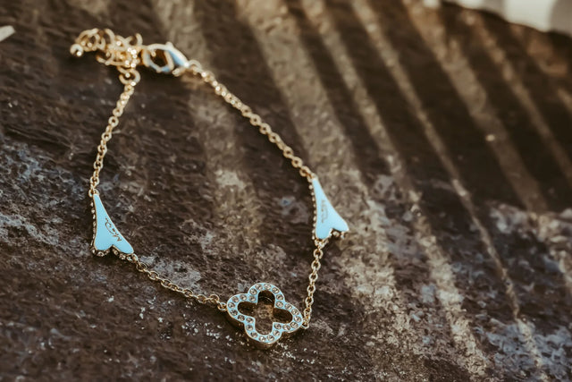 Miss Dee Gold Bracelet Clover / 2 Hearts