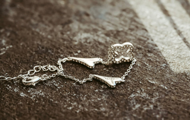 Miss Dee Silver Bracelet with Clover & 2 Hearts