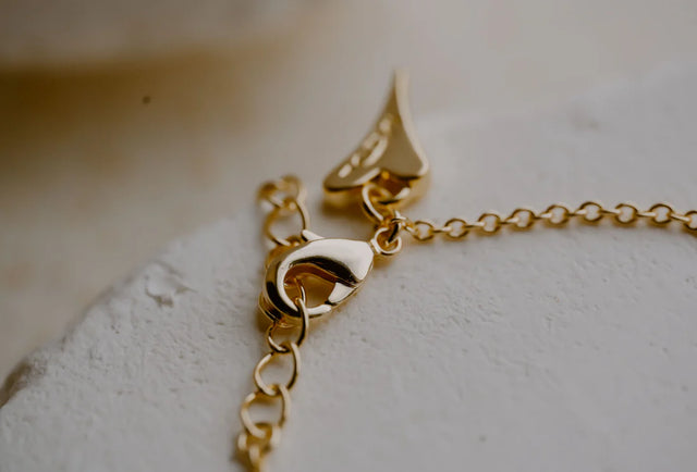 Miss Dee Yellow Gold Small Solid Heart Bracelet