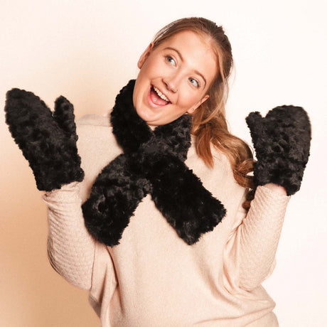 Constellation Teddy Mitts - Black