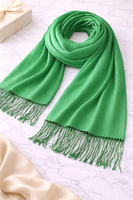 Lightweight Scarf with Fringes - Green