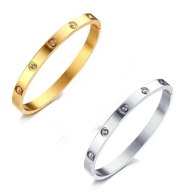 Solid Bangle with crystals - Gold