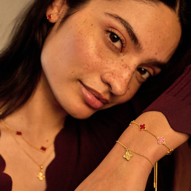 Joma Signature Clover Gold Plated Bracelet - Red